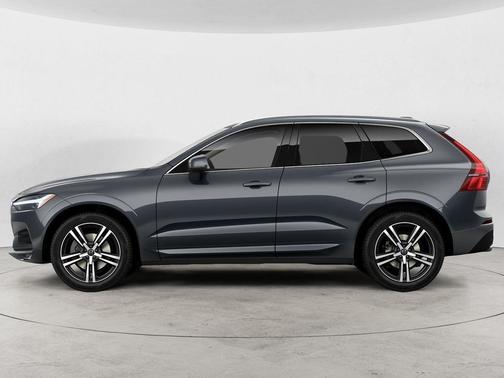 2021 Volvo XC60 T6 Momentum