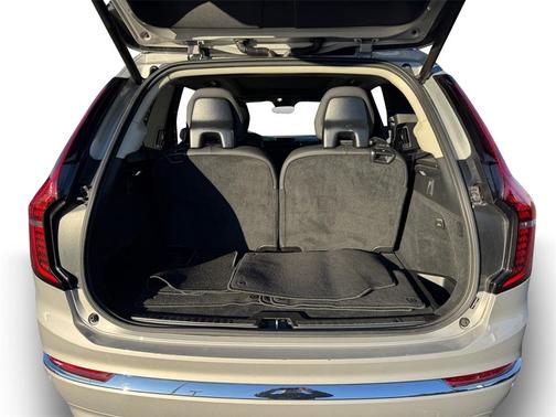 2025 Volvo XC90 B5 Plus