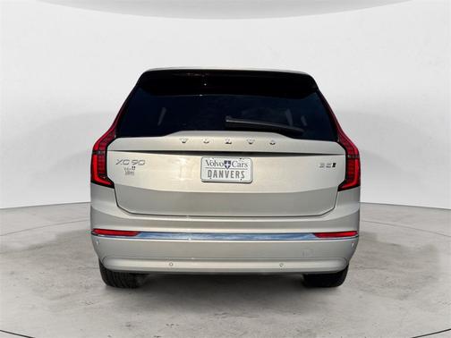 2025 Volvo XC90 B5 Plus