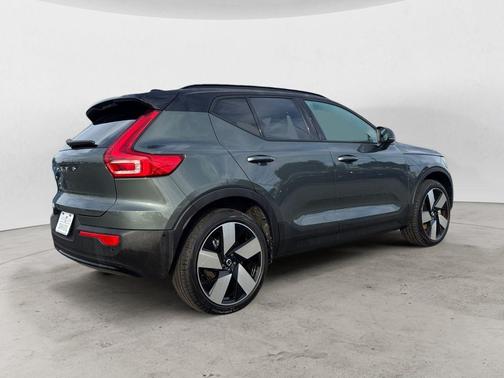 2026 Volvo EX40 Twin Motor Plus