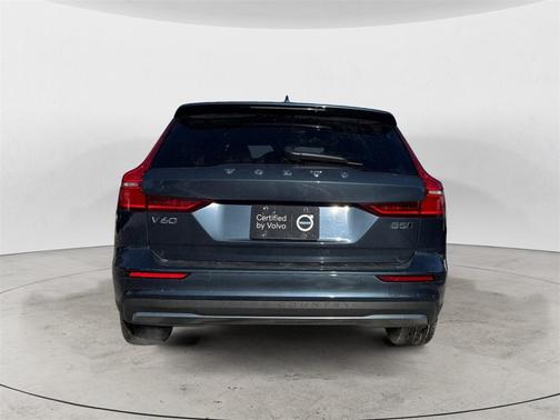 2025 Volvo V60 Cross Country B5 Plus