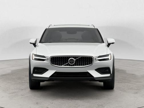 Crystal White 2026 Volvo V60 Cross Country B5 Plus