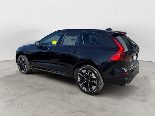 Onyx Black 2026 Volvo XC60 B5 Plus