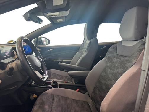 2022 Volkswagen ID.4 Pro