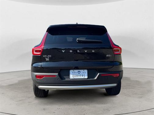 2023 Volvo XC40 B5 Plus Bright Theme