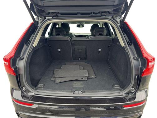 2025 Volvo XC60 B5 Core