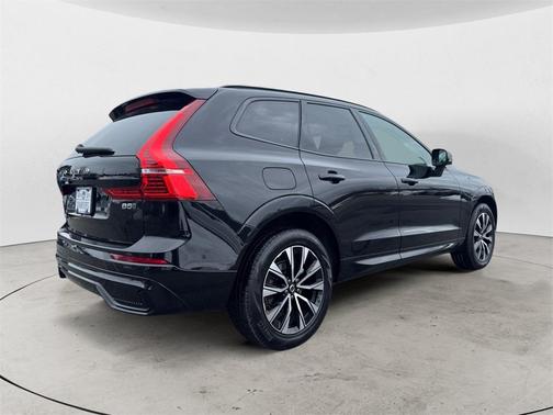 2025 Volvo XC60 B5 Core