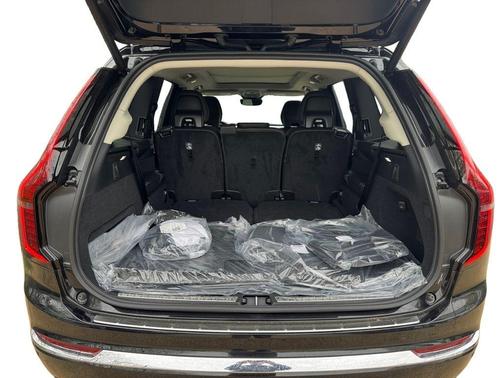 Onyx Black 2026 Volvo XC90 Plug-In Hybrid T8 Ultra 7-Seater
