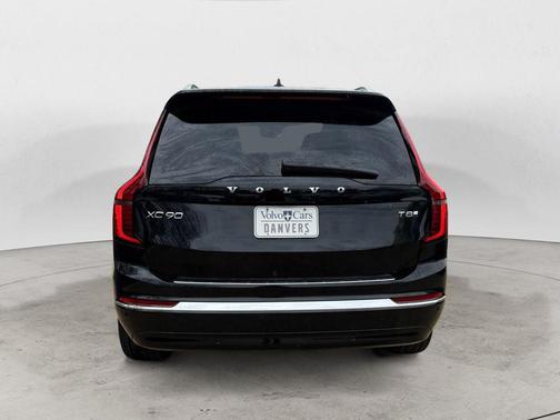 Onyx Black 2026 Volvo XC90 Plug-In Hybrid T8 Ultra 7-Seater