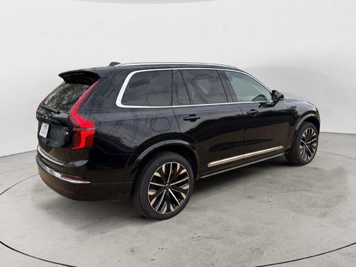 Onyx Black 2026 Volvo XC90 Plug-In Hybrid T8 Ultra 7-Seater