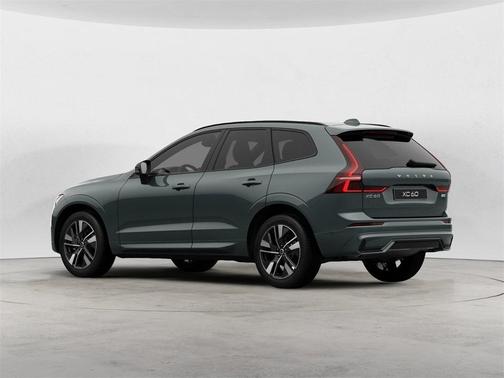 2026 Volvo XC60 B5 Plus