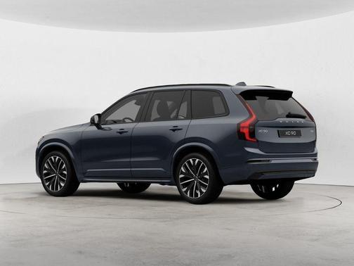 2026 Volvo XC90 B6 Ultra Dark Theme 7-Seater