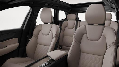 2026 Volvo XC60 B5 Plus