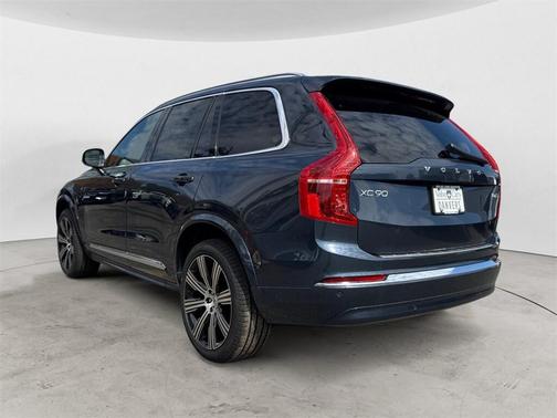 2025 Volvo XC90 B6 Plus 7-Seater