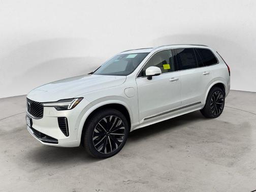 Crystal White 2026 Volvo XC90 Plug-In Hybrid T8 Plus 7-Seater