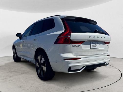 2025 Volvo XC60 Plug-In Hybrid T8 Plus
