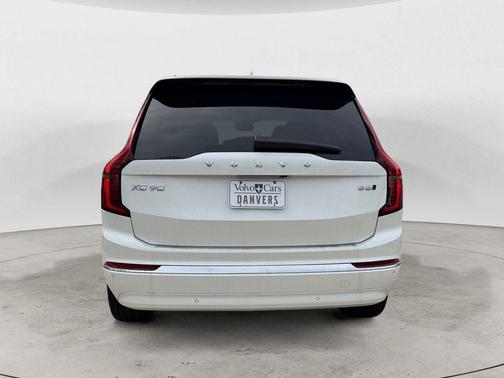 Crystal White 2026 Volvo XC90 B6 Plus 7-Seater