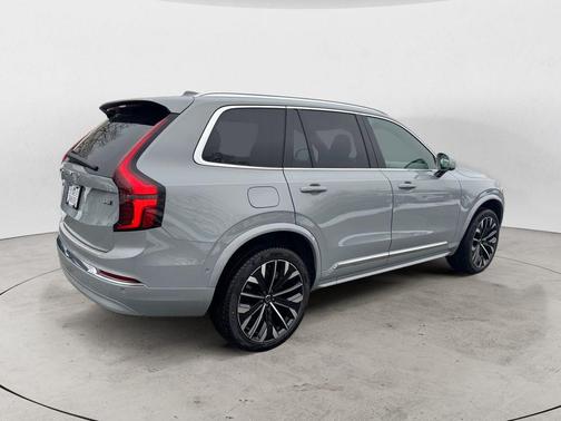 2026 Volvo XC90 B6 Plus 7-Seater