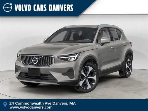 2025 Volvo XC40 B5 Ultra Bright Theme