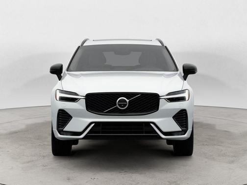 Crystal White 2026 Volvo XC60 B5 Ultra