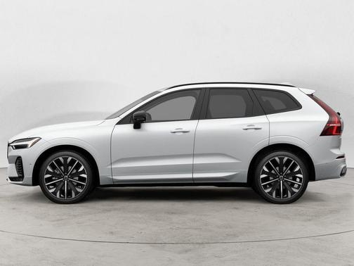 Crystal White 2026 Volvo XC60 B5 Ultra