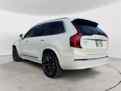 2025 Volvo XC90 Plug-In Hybrid T8 Plus 7-Seater