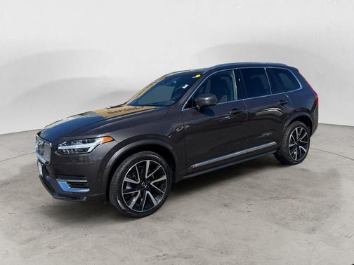 Platinum Gray Metallic 2023 Volvo XC90 B6 Plus 7-Seater