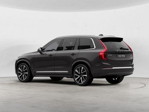 Platinum Gray Metallic 2023 Volvo XC90 B6 Plus 7-Seater