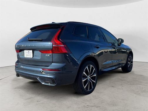 2025 Volvo XC60 B5 Plus