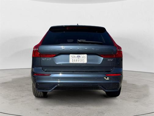 2025 Volvo XC60 B5 Plus