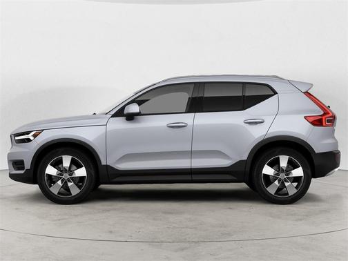 2020 Volvo XC40 T5 Momentum