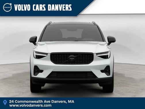 2026 Volvo XC40 B5 Ultra Black Edition