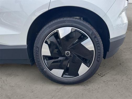 2025 Volvo EX30 Twin Motor Plus