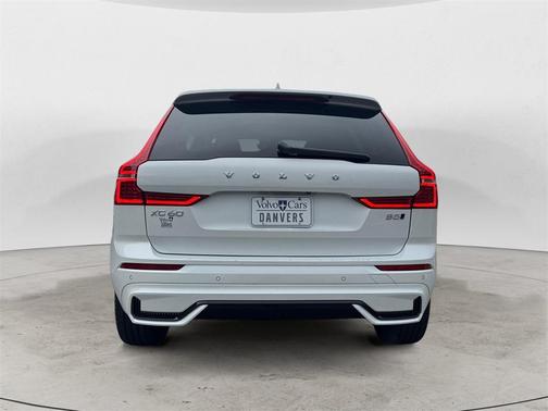 2025 Volvo XC60 B5 Plus