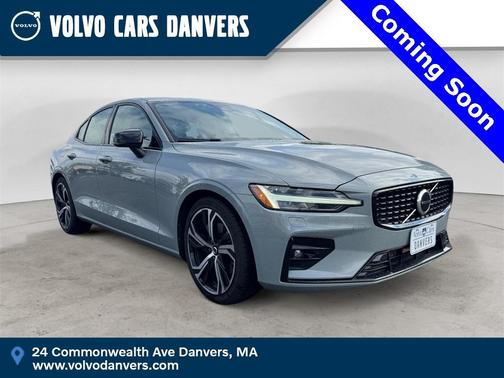 2024 Volvo S60 B5 Core Dark Theme