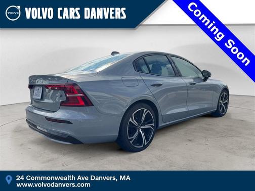 2024 Volvo S60 B5 Core Dark Theme