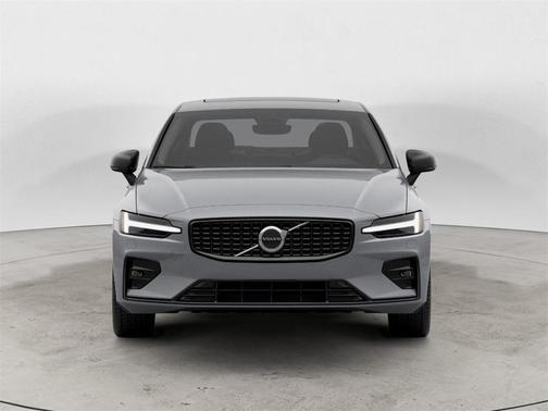 2024 Volvo S60 B5 Core Dark Theme