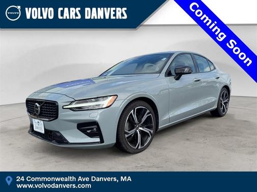 2024 Volvo S60 B5 Core Dark Theme