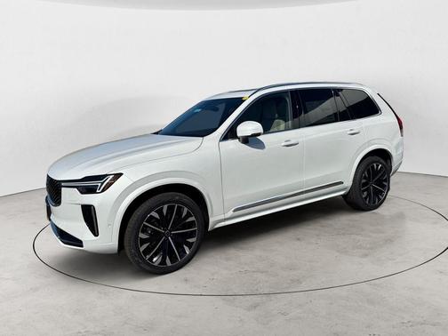 Crystal White 2026 Volvo XC90 B6 Plus 7-Seater