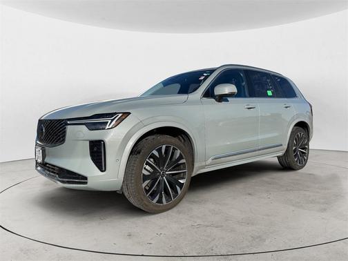 2025 Volvo XC90 B6 Plus 7-Seater