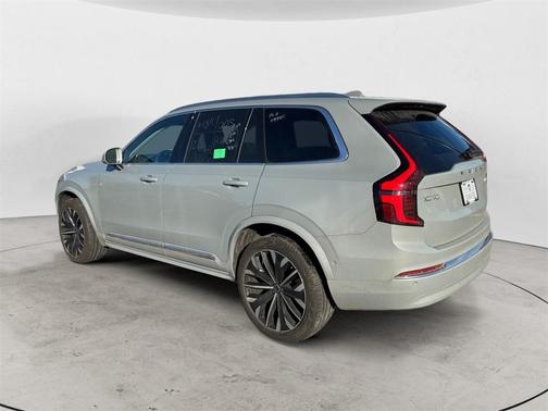 2025 Volvo XC90 B6 Plus 7-Seater