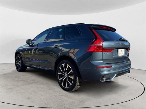 2025 Volvo XC60 B5 Plus