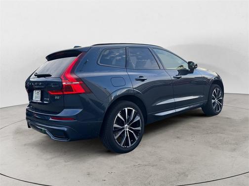 2025 Volvo XC60 B5 Plus