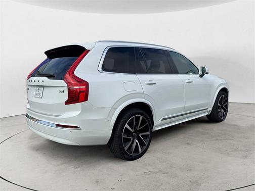 2024 Volvo XC90 B6 Plus Bright Theme 7-Seater