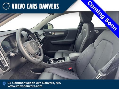 2025 Volvo XC40 B5 Plus Dark Theme