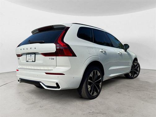 2026 Volvo XC60 T8 ULTRA