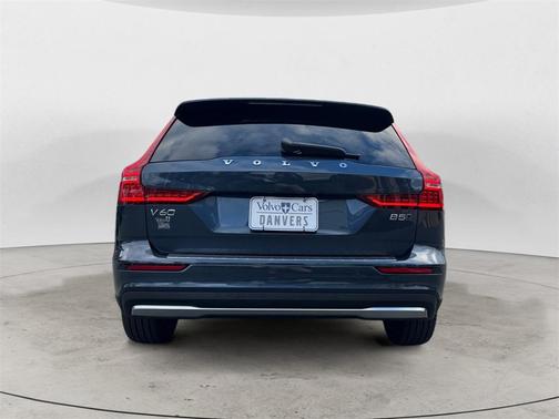 2024 Volvo V60 Cross Country B5 Plus