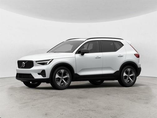 2026 Volvo XC40 B5 Core