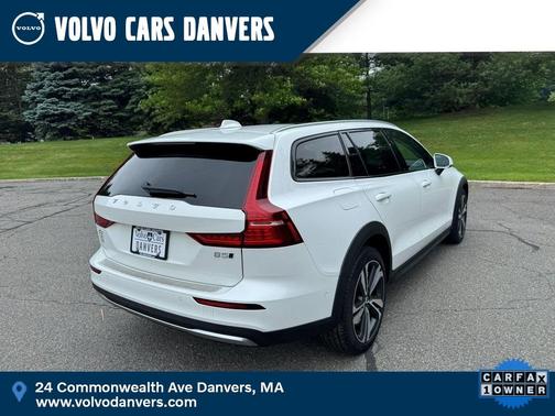 2024 Volvo V60 Cross Country B5 Plus