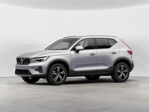 2025 Volvo XC40 B5 Core Bright Theme